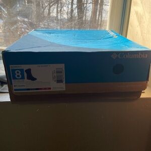 Women’s Ice Maiden II Boot 
Size: 8 , Standard 
Color: Black, Columbia Grey